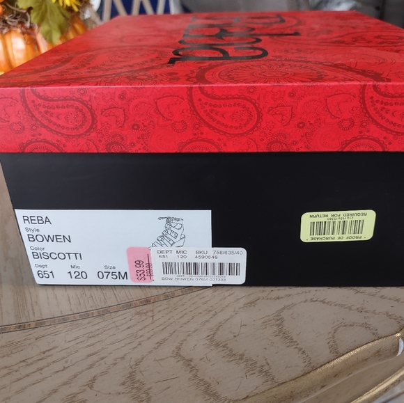 Reba Gladiator Sandals. Like New. Size 7.5 - Picture 6 of 8